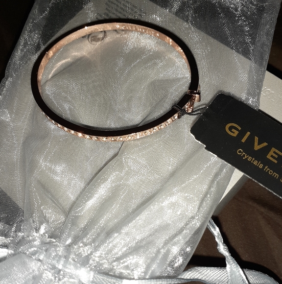 Givenchy braclet - Picture 2 of 3